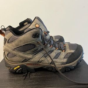Merrell Men’s Moab 2 Mid Waterproof hiking boots size 13